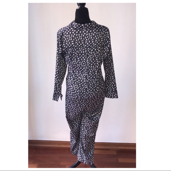 SOMETHING NAVY FLORAL JUMPSUIT - Picture 6 of 8